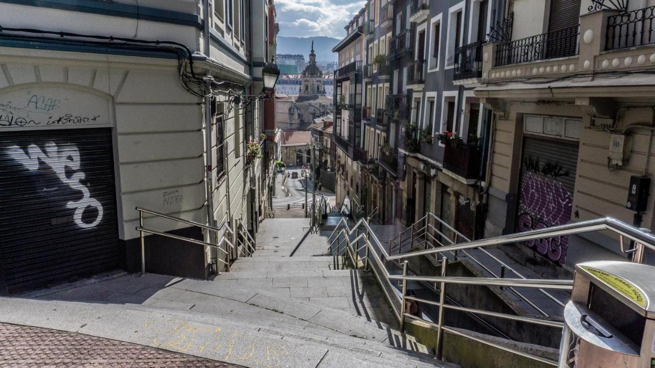Bonito Y Espacioso Piso En Bilbao. Centro Bagian luar foto
